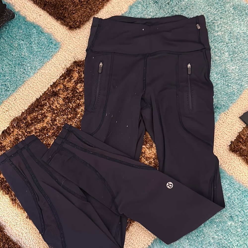 Navy leggings with zipper pockets and mesh - size 2